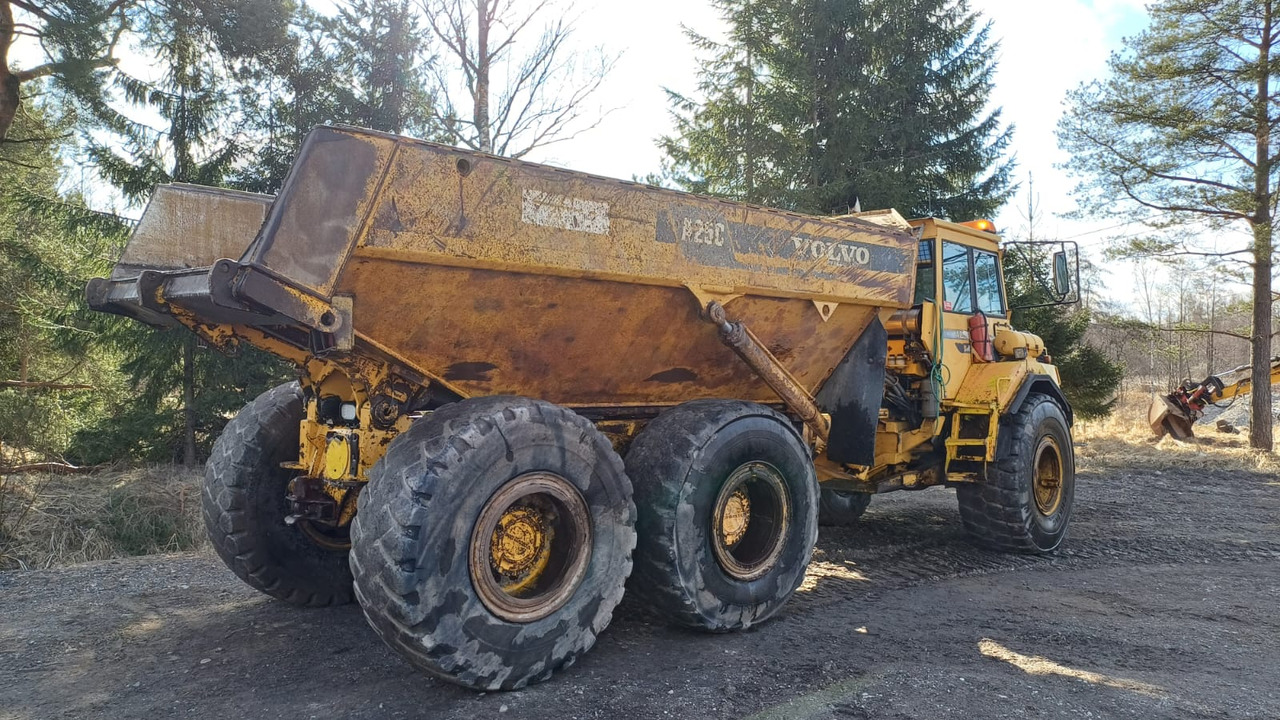 Volvo A25C 6X6 - 铰接式自卸车:图4 Volvo A25C 6X6 - 铰接式自卸车:图4