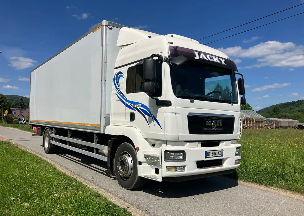 MAN MAN TGM 18.290 KURIERKA KONTENER 20 PALET SYPIALKA - 厢式卡车:图2 MAN MAN TGM 18.290 KURIERKA KONTENER 20 PALET SYPIALKA - 厢式卡车:图2
