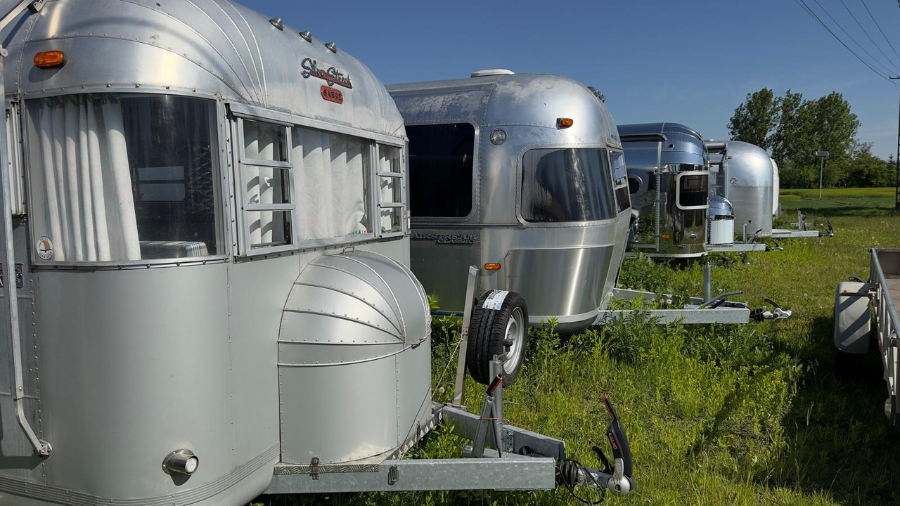 1992 Airstream Classic 1992 Airstream Classic – Fully Rebuilt Vintage Travel Trailer - 自动售货拖车:图3 1992 Airstream Classic 1992 Airstream Classic – Fully Rebuilt Vintage Travel Trailer - 自动售货拖车:图3