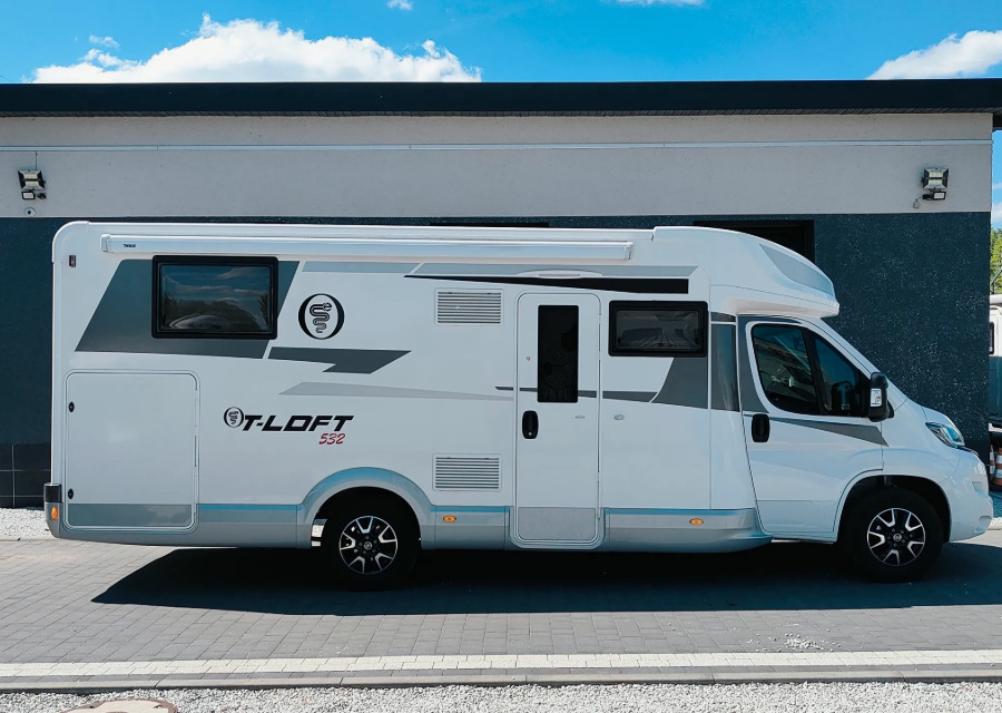 Fiat Ducato Elnagh T-Loft 532 Motorhome | 2024 | Winter Package | Solar Panel | Reversing Camera | Alarm | 17,000 km - 露营车:图3 Fiat Ducato Elnagh T-Loft 532 Motorhome | 2024 | Winter Package | Solar Panel | Reversing Camera | Alarm | 17,000 km - 露营车:图3