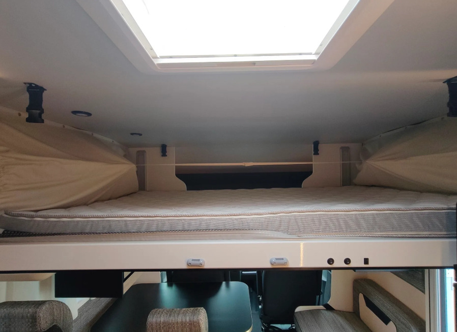 新的 露营货车 RIMOR Rimor KILIG 95 Plus NEW Retrofitted 5 Passenger Winter Camera Navigation：图25