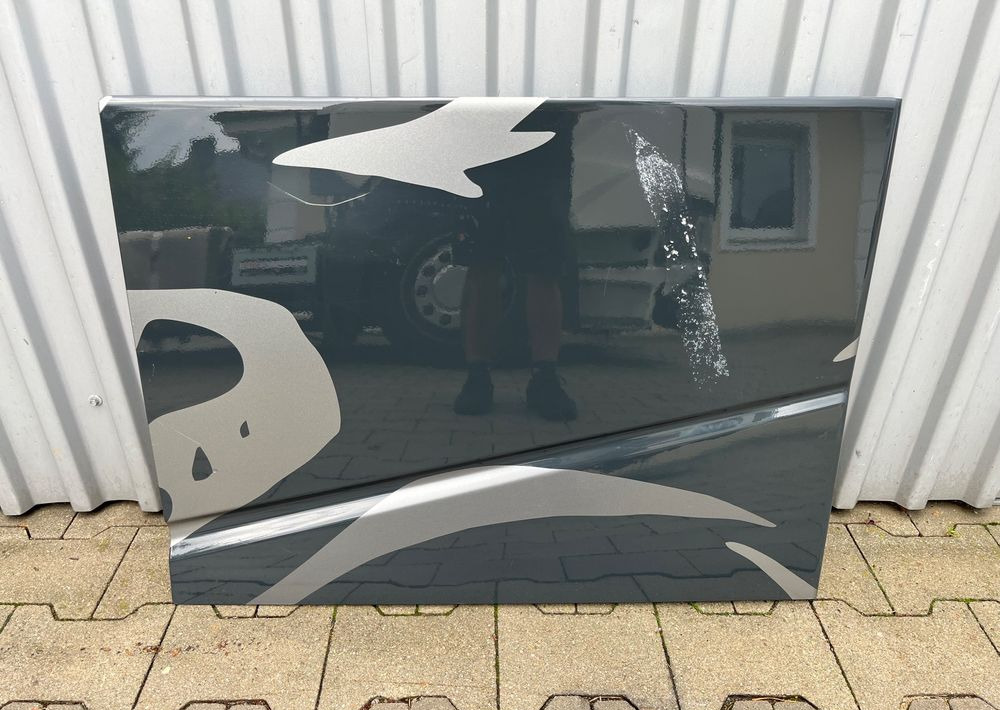 Drzwiczki schowka Volvo FH 4 FH5 euro 6 klapa drzwi - 车门及其零件 适用于 卡车:图1 Drzwiczki schowka Volvo FH 4 FH5 euro 6 klapa drzwi - 车门及其零件 适用于 卡车:图1