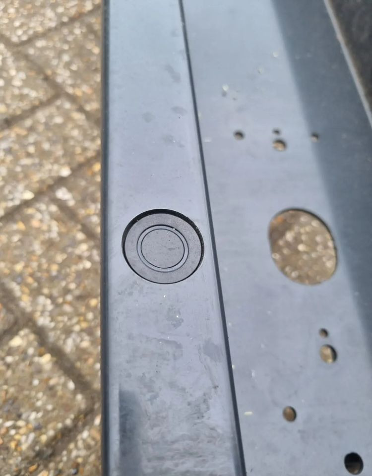 IVECO DAILY BELKA ZDERZAK TYŁ PARKTRONIC NOWY - 车身和外部:图4 IVECO DAILY BELKA ZDERZAK TYŁ PARKTRONIC NOWY - 车身和外部:图4