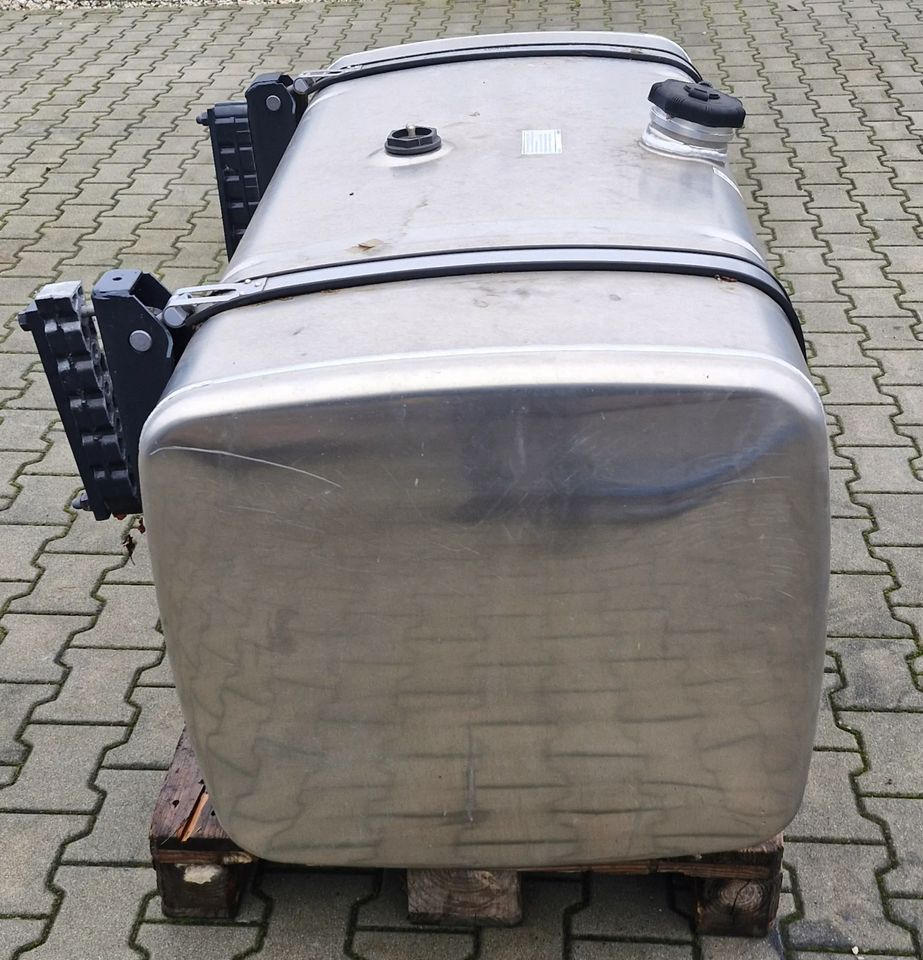 IVECO S WAY HI WAY STRALIS ZBIORNIK PALIWA NOWY - 燃料系统:图2 IVECO S WAY HI WAY STRALIS ZBIORNIK PALIWA NOWY - 燃料系统:图2