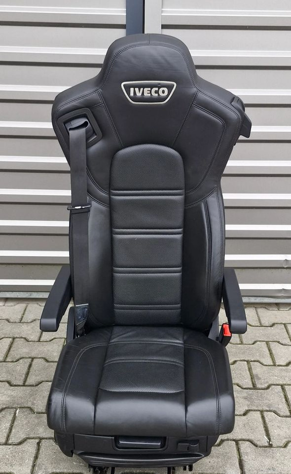 IVECO STRALIS S WAY FOTEL PASAŻERA - 驾驶室和内部:图1 IVECO STRALIS S WAY FOTEL PASAŻERA - 驾驶室和内部:图1