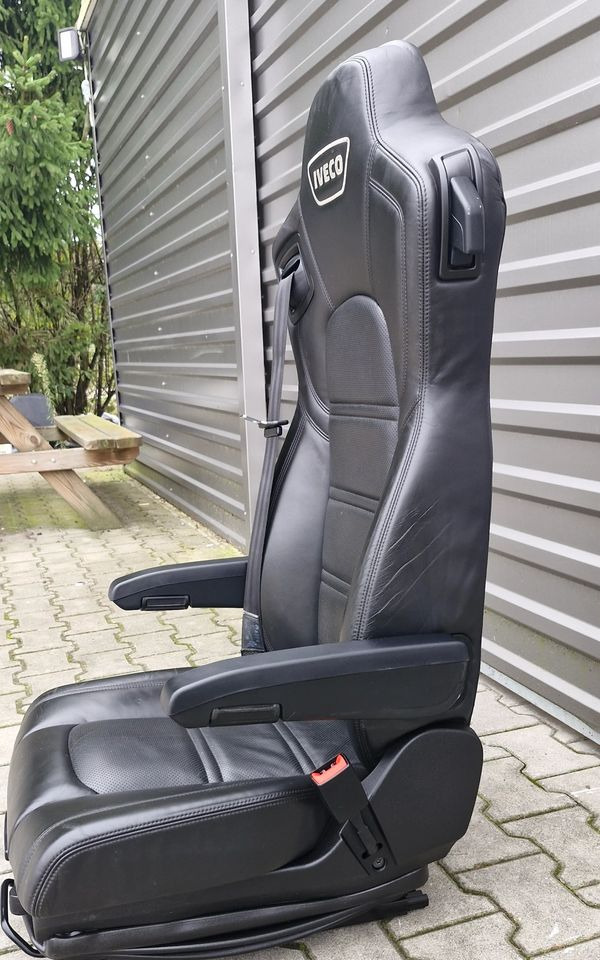 IVECO STRALIS S WAY FOTEL PASAŻERA - 驾驶室和内部:图2 IVECO STRALIS S WAY FOTEL PASAŻERA - 驾驶室和内部:图2