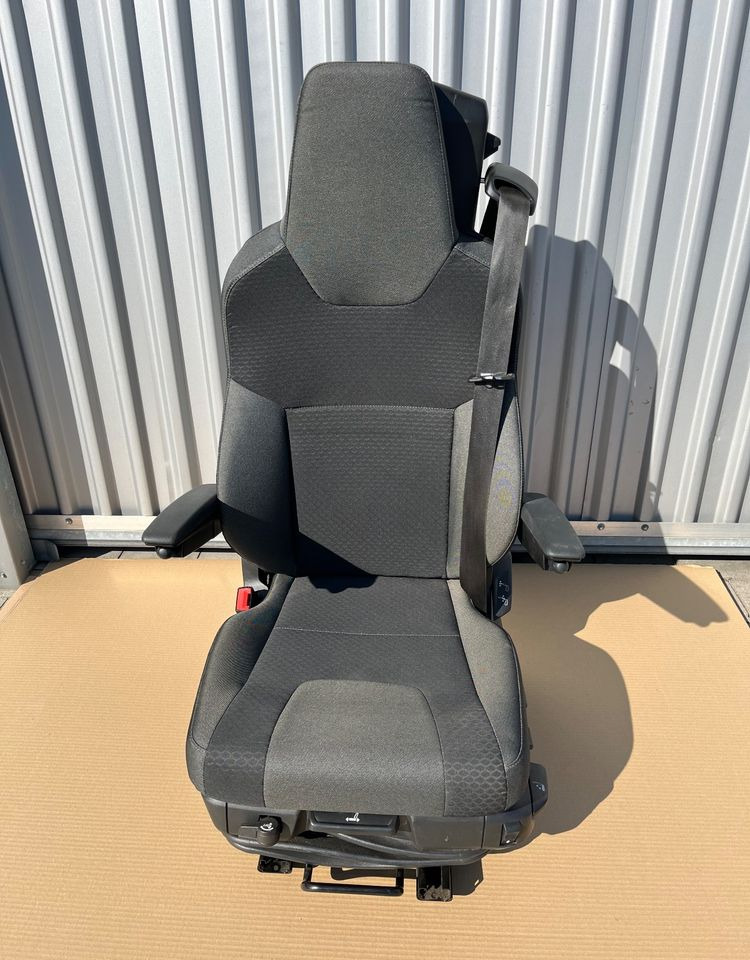 NOWY Fotel kierowcy MAN TG3 TGX nowy model siedzenie lewe - 座椅 适用于 卡车:图1 NOWY Fotel kierowcy MAN TG3 TGX nowy model siedzenie lewe - 座椅 适用于 卡车:图1