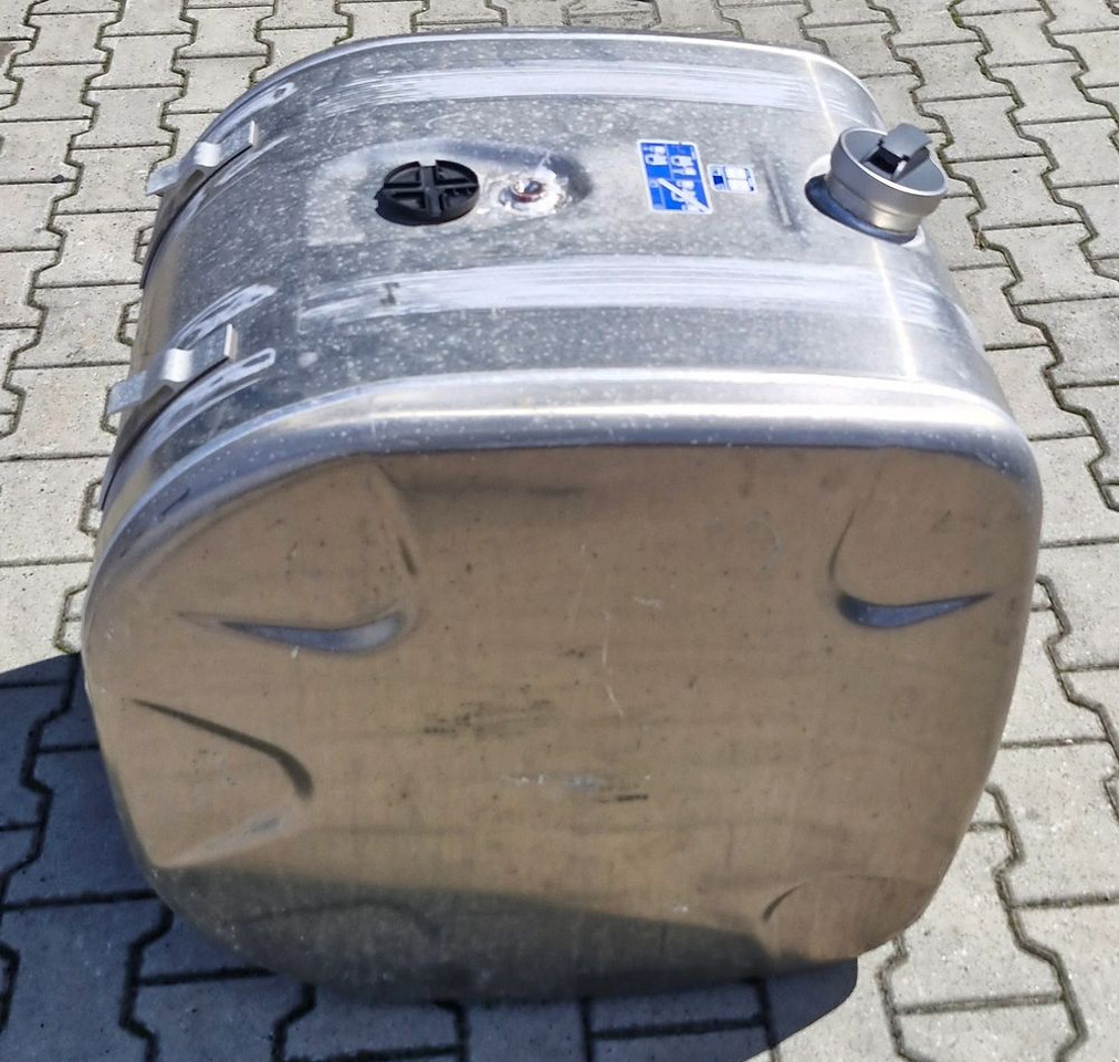 SCANIA R S ZBIORNIK PALIWA 200L NOWY - 燃料系统:图4 SCANIA R S ZBIORNIK PALIWA 200L NOWY - 燃料系统:图4