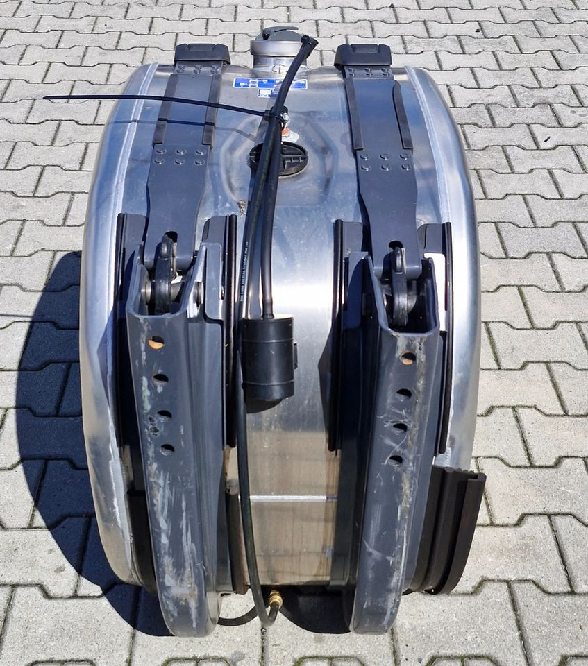 SCANIA R S ZBIORNIK PALIWA 220L NOWY - 燃料箱 适用于 卡车:图2 SCANIA R S ZBIORNIK PALIWA 220L NOWY - 燃料箱 适用于 卡车:图2