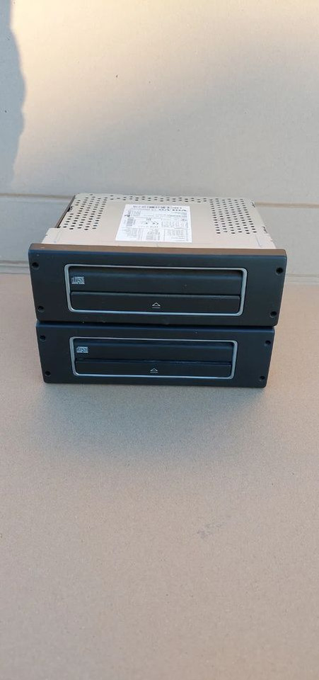 VOLVO FH 4 ODTWARZACZ CD - 仪表板 适用于 卡车:图1 VOLVO FH 4 ODTWARZACZ CD - 仪表板 适用于 卡车:图1