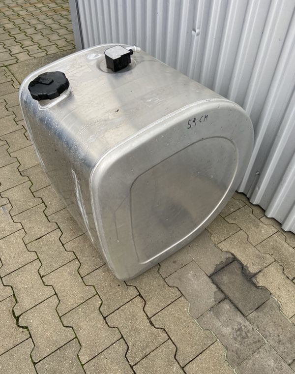 Zbiornik paliwa Volvo FH FM Renault 240 litrów jak NOWY bak - 燃料箱 适用于 卡车:图2 Zbiornik paliwa Volvo FH FM Renault 240 litrów jak NOWY bak - 燃料箱 适用于 卡车:图2