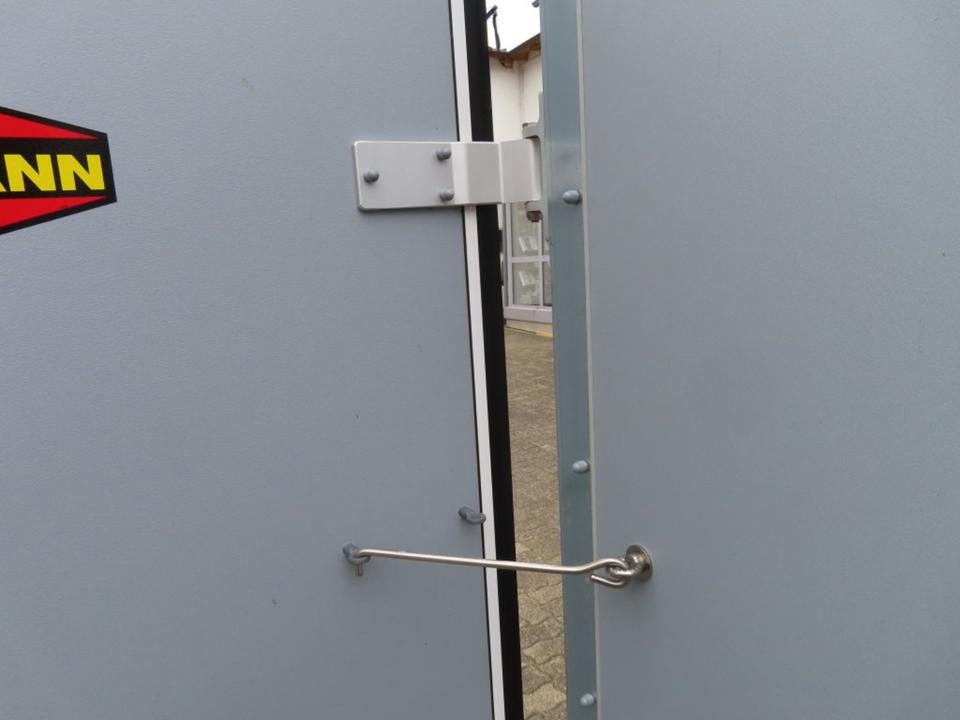 封闭厢式拖车 Böckmann KT 2513/135 PKW-Anhänger Kofferanhänger Fenster 100km/h:图9 封闭厢式拖车 Böckmann KT 2513/135 PKW-Anhänger Kofferanhänger Fenster 100km/h:图9