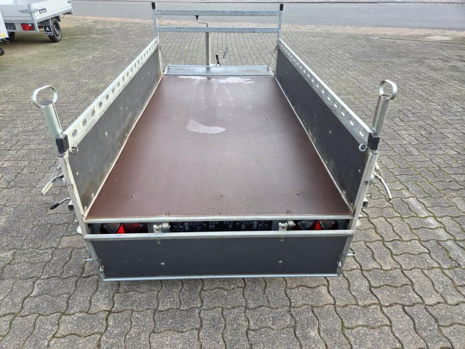 Böckmann PKW-Anhänger, 1,5 to. Einachs, Stirnwandklappe100 km/h - 汽车拖车:图3 Böckmann PKW-Anhänger, 1,5 to. Einachs, Stirnwandklappe100 km/h - 汽车拖车:图3