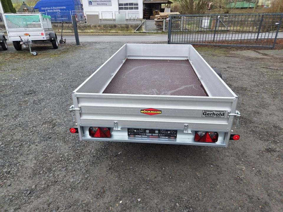 Böckmann TL-AL 3015/15 PKW Anhänger Tieflader 1,5 to. 6x Zurröse - 汽车拖车:图3 Böckmann TL-AL 3015/15 PKW Anhänger Tieflader 1,5 to. 6x Zurröse - 汽车拖车:图3