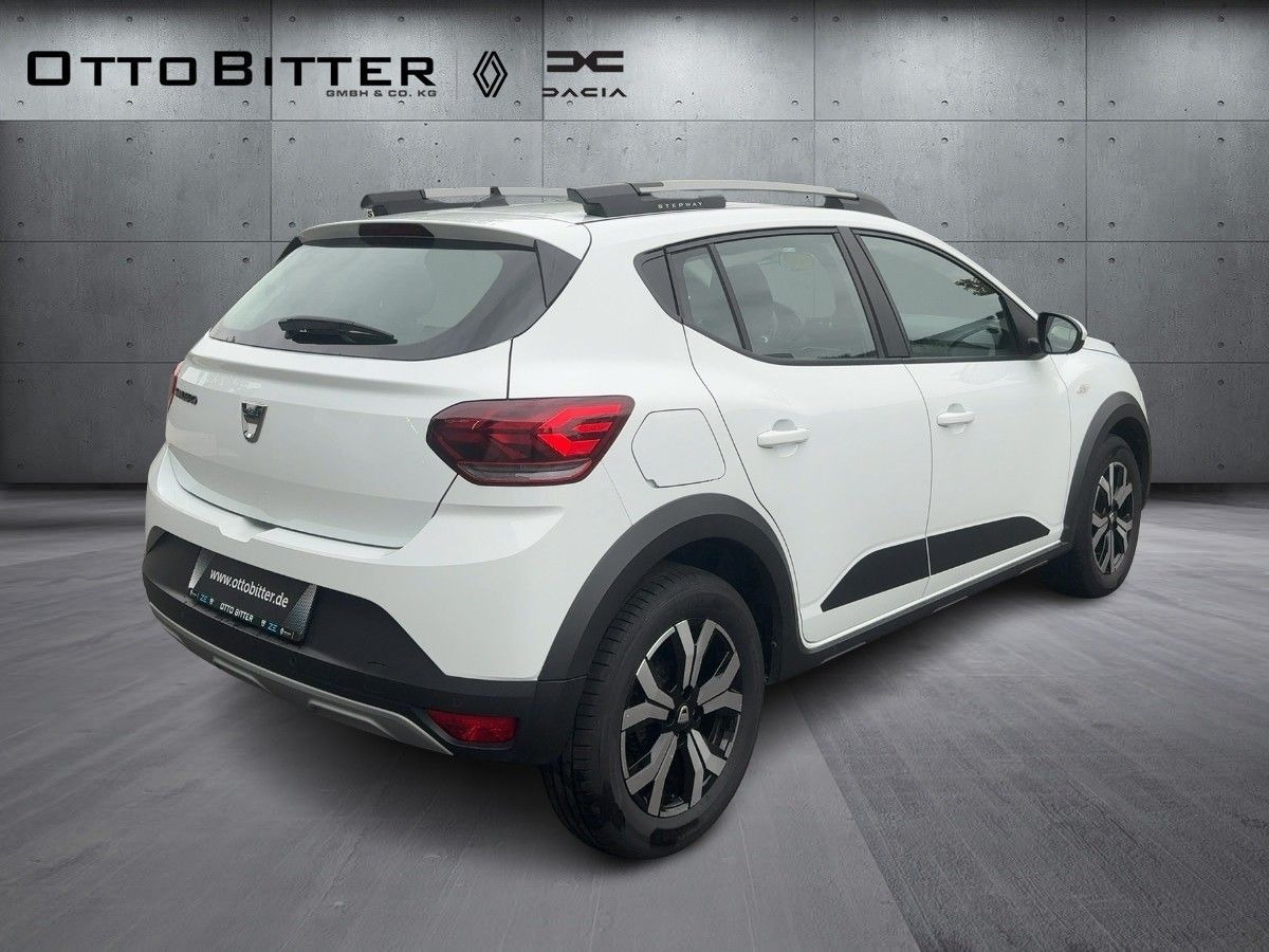 Dacia Sandero Stepway Comfort TCe90 ALU/KAMERA/NAVI - 轿车:图4 Dacia Sandero Stepway Comfort TCe90 ALU/KAMERA/NAVI - 轿车:图4