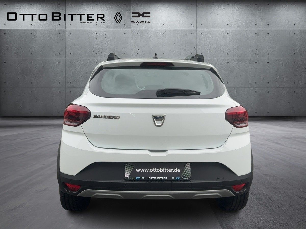 Dacia Sandero Stepway Comfort TCe90 ALU/KAMERA/NAVI - 轿车:图3 Dacia Sandero Stepway Comfort TCe90 ALU/KAMERA/NAVI - 轿车:图3