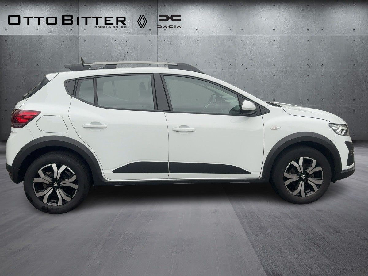 Dacia Sandero Stepway Comfort TCe90 ALU/KAMERA/NAVI - 轿车:图5 Dacia Sandero Stepway Comfort TCe90 ALU/KAMERA/NAVI - 轿车:图5