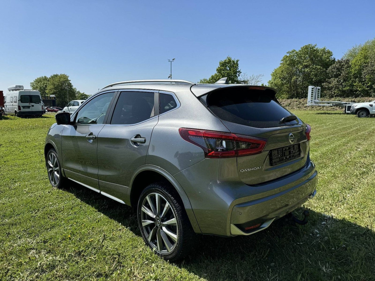 Nissan Qashqai 1.7 dCi N-Connecta 4x4 ALLRAD AUTOMATIK - 越野车:图3 Nissan Qashqai 1.7 dCi N-Connecta 4x4 ALLRAD AUTOMATIK - 越野车:图3