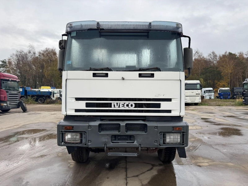 Iveco Eurotrakker 340 E 34 (GRAND PONT / LAMES / POMPE MANUELLE / BOITE MANUELLE / 12 ROUES) - 驾驶室底盘卡车:图2 Iveco Eurotrakker 340 E 34 (GRAND PONT / LAMES / POMPE MANUELLE / BOITE MANUELLE / 12 ROUES) - 驾驶室底盘卡车:图2