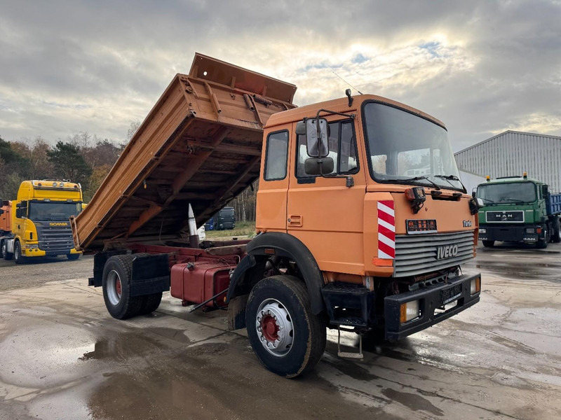 Iveco Turbostar 190 - 30 (BIG AXLE & STEEL SUSPENSION / GRAND PONT & LAMES / 6 CYLINDER WITH RADIATOR) - 翻斗车:图3 Iveco Turbostar 190 - 30 (BIG AXLE & STEEL SUSPENSION / GRAND PONT & LAMES / 6 CYLINDER WITH RADIATOR) - 翻斗车:图3
