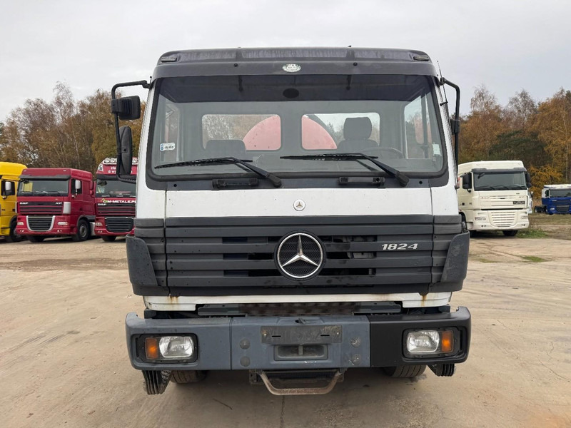 Mercedes-Benz SK 1824 (10.000 L / GRAND PONT / LAMES / V6 MOTEUR / PARFAIT ETAT) - 真空车:图2 Mercedes-Benz SK 1824 (10.000 L / GRAND PONT / LAMES / V6 MOTEUR / PARFAIT ETAT) - 真空车:图2