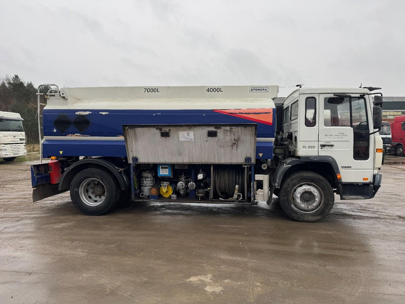 Volvo FL 6 - 220 (11000 L / 2 COMPARTMENTS / 18 TON / MANUAL GEARBOX / PERFECT) - 罐车:图4 Volvo FL 6 - 220 (11000 L / 2 COMPARTMENTS / 18 TON / MANUAL GEARBOX / PERFECT) - 罐车:图4