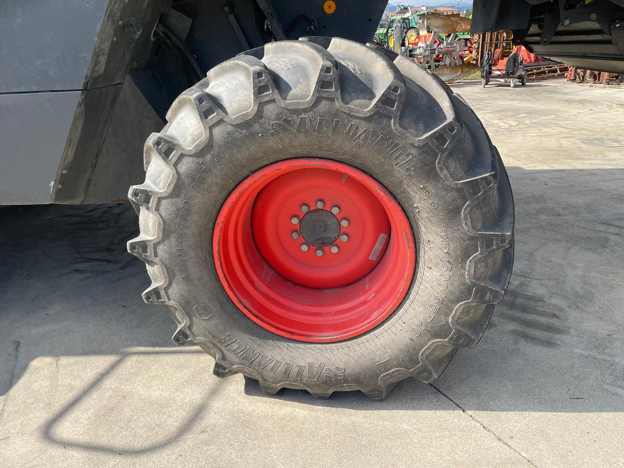 CLAAS MIETITREBBIA LEXION 570TT - 联合收割机:图5 CLAAS MIETITREBBIA LEXION 570TT - 联合收割机:图5