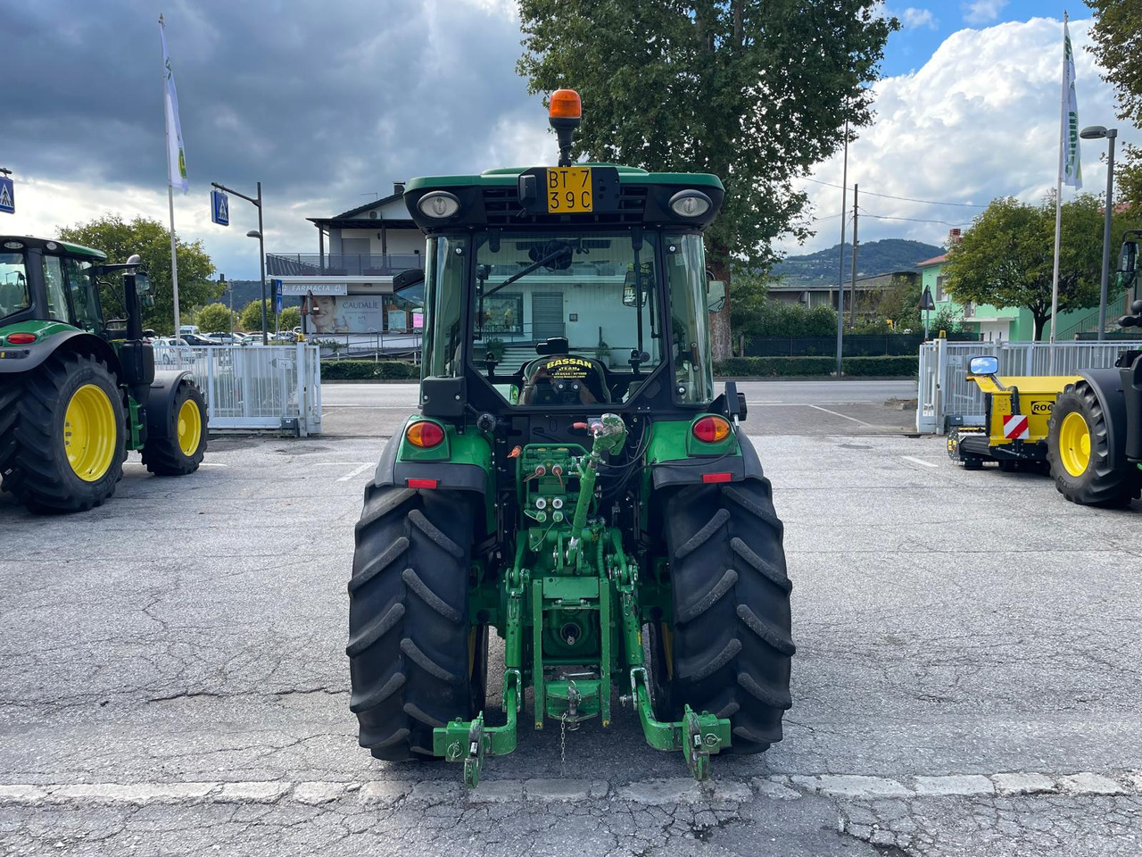 JOHN DEERE 5090 GF - 拖拉机:图4 JOHN DEERE 5090 GF - 拖拉机:图4