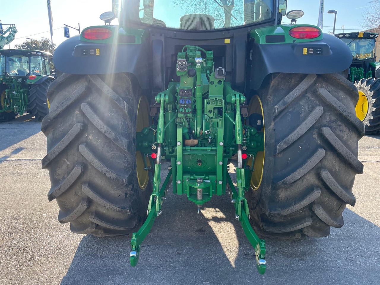 JOHN DEERE 6145 R - 拖拉机:图5 JOHN DEERE 6145 R - 拖拉机:图5