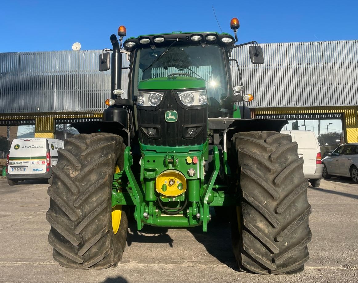 JOHN DEERE 6145 R - 拖拉机:图2 JOHN DEERE 6145 R - 拖拉机:图2
