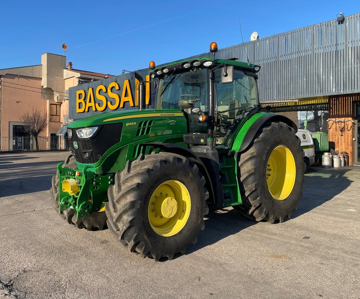 JOHN DEERE 6145 R - 拖拉机:图1 JOHN DEERE 6145 R - 拖拉机:图1