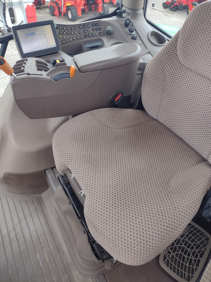 JOHN DEERE 6210 R - 拖拉机:图4 JOHN DEERE 6210 R - 拖拉机:图4