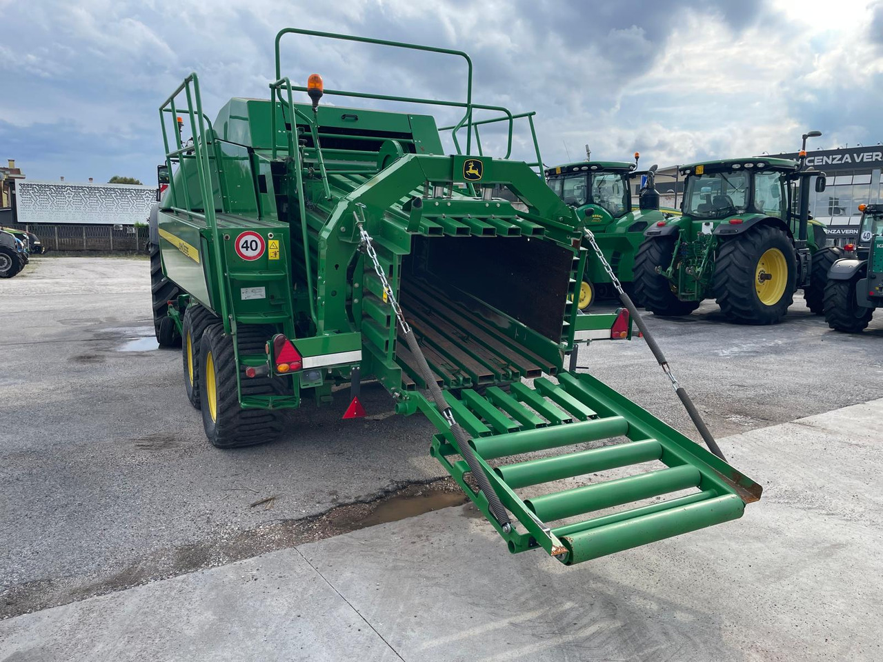 JOHN DEERE PRESSA L1534 - 方形打包机:图3 JOHN DEERE PRESSA L1534 - 方形打包机:图3