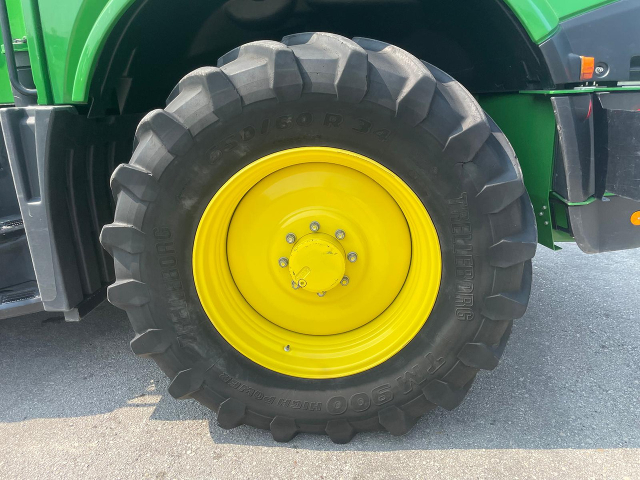 JOHN DEERE TRINCIA 9700i - 饲料收割机:图5 JOHN DEERE TRINCIA 9700i - 饲料收割机:图5