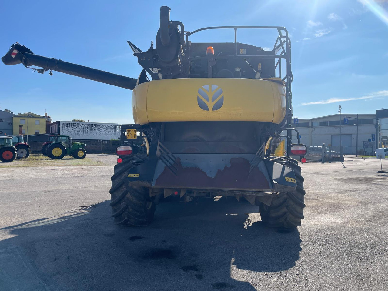 NEW HOLLAND MIETITREBBIA CR 9.90 - 联合收割机:图4 NEW HOLLAND MIETITREBBIA CR 9.90 - 联合收割机:图4