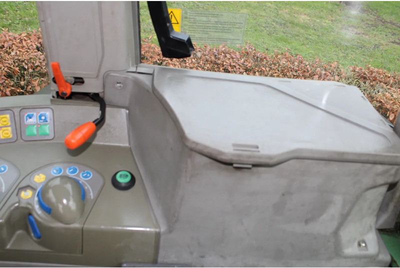 拖拉机 Fendt FAVORIT 716 VARIO Favorit 716 vario:图14 拖拉机 Fendt FAVORIT 716 VARIO Favorit 716 vario:图14