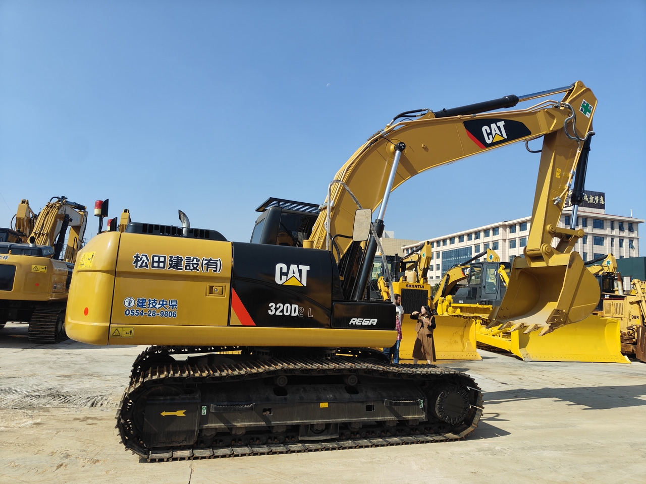 CATERPILLAR 320d - 挖掘机:图1 CATERPILLAR 320d - 挖掘机:图1