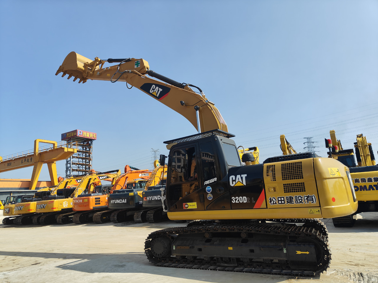 CATERPILLAR 320d - 挖掘机:图2 CATERPILLAR 320d - 挖掘机:图2