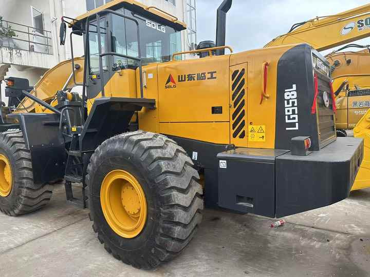 China Famous Brand SDLG Used SDLG 958L Wheel Loader Running Working Condition Low Price for Sale - 轮式装载机:图4 China Famous Brand SDLG Used SDLG 958L Wheel Loader Running Working Condition Low Price for Sale - 轮式装载机:图4