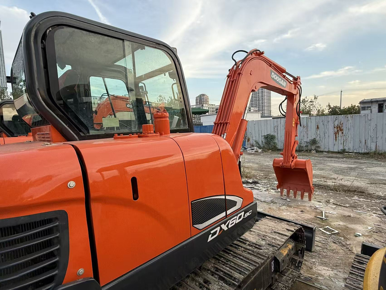 DOOSAN Used large Doosan DX60 excavators, original DX60 used excavators, 6-ton DX60 hydraulic excavators, best-selling at low prices. - 小型挖掘机:图1 DOOSAN Used large Doosan DX60 excavators, original DX60 used excavators, 6-ton DX60 hydraulic excavators, best-selling at low prices. - 小型挖掘机:图1