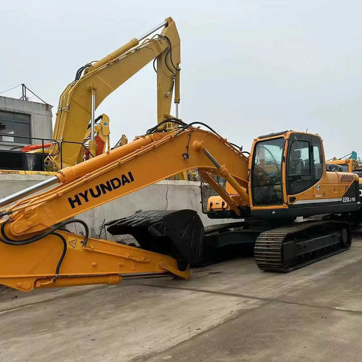 Hyundai Digger 220lc-9s Second Hand Korea Made High Performance Machine Hyundai Excavator for Sale - 履带式挖掘机:图3 Hyundai Digger 220lc-9s Second Hand Korea Made High Performance Machine Hyundai Excavator for Sale - 履带式挖掘机:图3