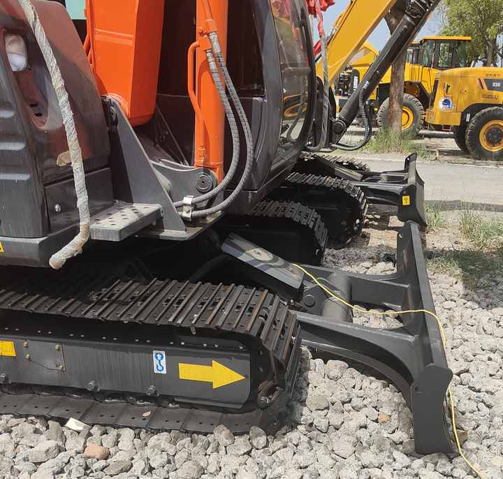 Original Japan Hitachi ZX60 Excavator Hitachi Excavator in Low Price for Hot Sale - 履带式挖掘机:图5 Original Japan Hitachi ZX60 Excavator Hitachi Excavator in Low Price for Hot Sale - 履带式挖掘机:图5