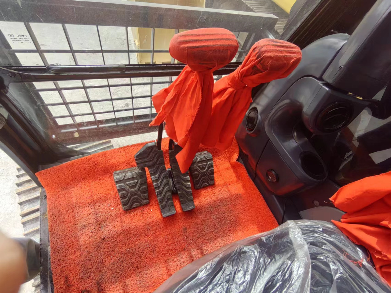 履带式挖掘机 Used Caterpillar 320d excavator for sale at a low price.：图24