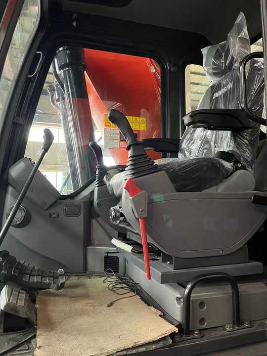 Used Digger DOOSAN DX230 Construction Machinery Construction Digger Used DOOSAN DX230 Cheap Excavator - 履带式挖掘机:图4 Used Digger DOOSAN DX230 Construction Machinery Construction Digger Used DOOSAN DX230 Cheap Excavator - 履带式挖掘机:图4