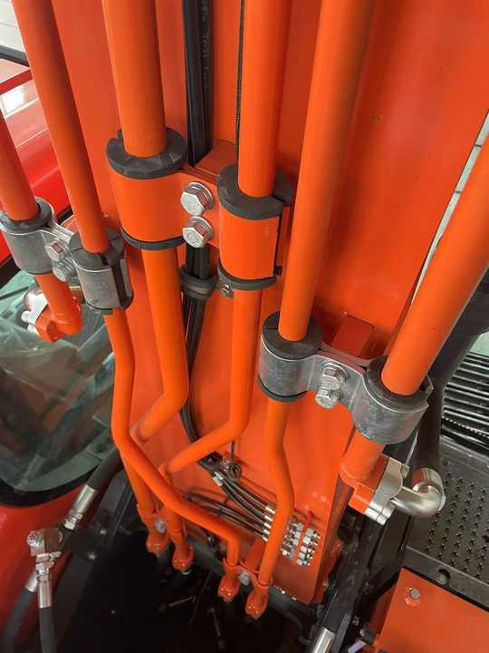 Used Digger DOOSAN DX260 Construction Machinery Construction Digger Used DOOSAN DX260 Cheap Excavator - 履带式挖掘机:图5 Used Digger DOOSAN DX260 Construction Machinery Construction Digger Used DOOSAN DX260 Cheap Excavator - 履带式挖掘机:图5