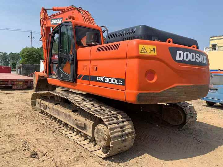 Used Digger DOOSAN DX300 Construction Machinery Construction Digger Used DOOSAN DX300 Cheap Excavator - 履带式挖掘机:图5 Used Digger DOOSAN DX300 Construction Machinery Construction Digger Used DOOSAN DX300 Cheap Excavator - 履带式挖掘机:图5