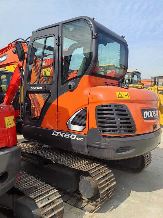 Used Digger DOOSAN DX60 Construction Machinery Construction Digger Used DOOSAN DX60 Cheap Excavator - 履带式挖掘机:图2 Used Digger DOOSAN DX60 Construction Machinery Construction Digger Used DOOSAN DX60 Cheap Excavator - 履带式挖掘机:图2