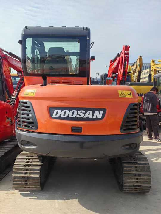 Used Digger DOOSAN DX60 Construction Machinery Construction Digger Used DOOSAN DX60 Cheap Excavator - 履带式挖掘机:图4 Used Digger DOOSAN DX60 Construction Machinery Construction Digger Used DOOSAN DX60 Cheap Excavator - 履带式挖掘机:图4
