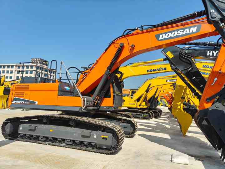 Used Doosan DX300LC-9C Excavator with Little Time Used in Excellent Condition Korea Brand Doosan 30 Tons Excavator for Sale - 挖掘机:图4 Used Doosan DX300LC-9C Excavator with Little Time Used in Excellent Condition Korea Brand Doosan 30 Tons Excavator for Sale - 挖掘机:图4