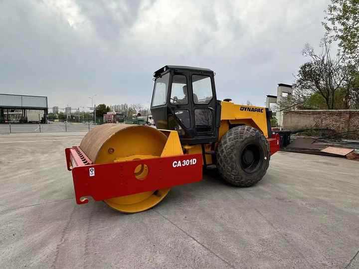 Used Dynapac CA301 Vibratory Roller with Less Working Time and Superior Performance Used Dynapac 251d/301D Roller for Sale - 压实机:图3 Used Dynapac CA301 Vibratory Roller with Less Working Time and Superior Performance Used Dynapac 251d/301D Roller for Sale - 压实机:图3